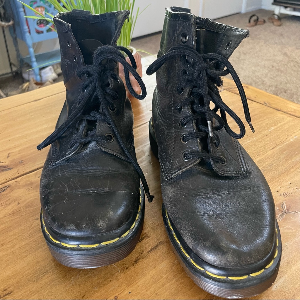 Vintage 90’s Dr. Martens Boots